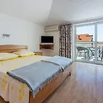 Apartment Besonderes Studio-apartment Nur 800 Meter Zum Mit Meerblick, Parkplatz, Grill *