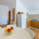 Besonderes Studio-apartment Nur 800 Meter Zum Mit Meerblick, Parkplatz, Grill Apartment