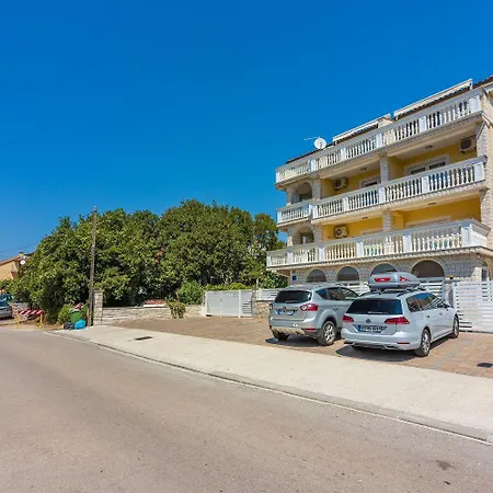 Appartamento Besonderes Studio-apartment Nur 800 Meter Zum Mit Meerblick, Parkplatz, Grill