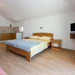 Besonderes Studio-apartment Nur 800 Meter Zum Mit Meerblick, Parkplatz, Grill Appartamento *