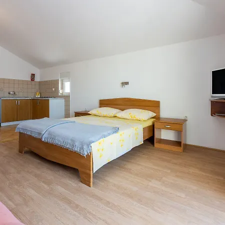Besonderes Studio-apartment Nur 800 Meter Zum Mit Meerblick, Parkplatz, Grill Apartment *