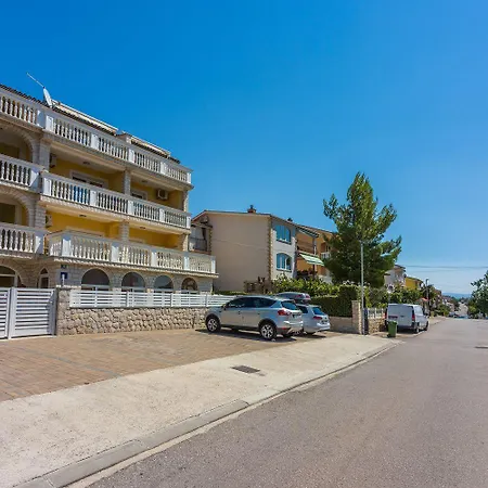Besonderes Studio-apartment Nur 800 Meter Zum Mit Meerblick, Parkplatz, Grill